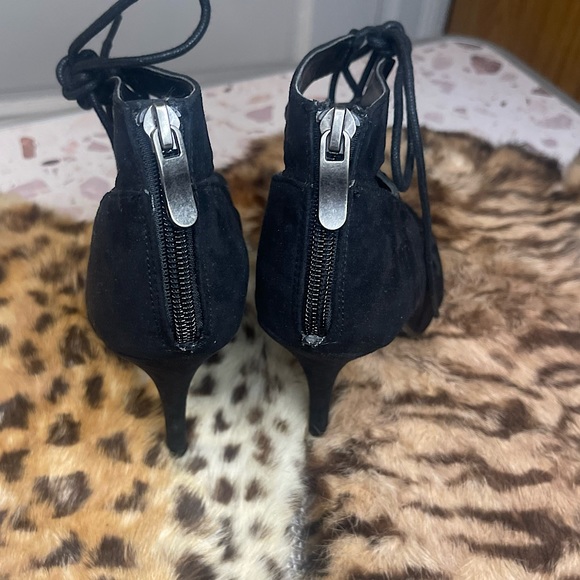 3/$20 💥 Chinese Laundry Strappy Lace-up Black Heels | Size 6.5 - Picture 5 of 10